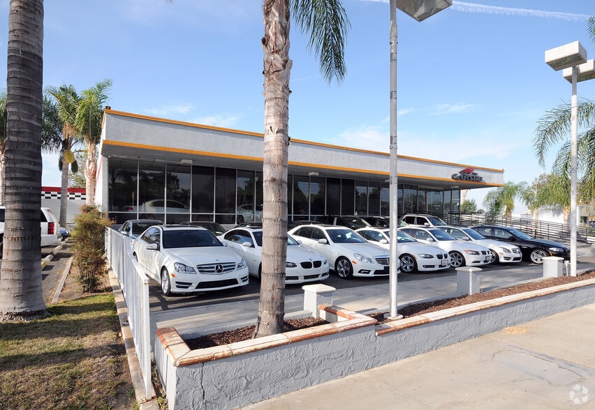 More Photos Of 910 E Whittier Blvd, La Habra Auto Dealership For Lease