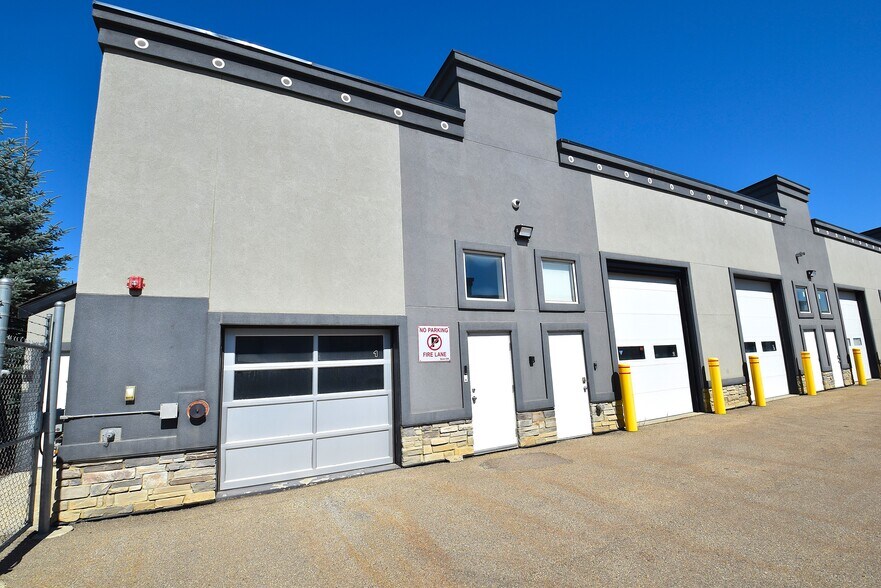 More Photos Of 9903 209 St NW, Edmonton Warehouse For Sale