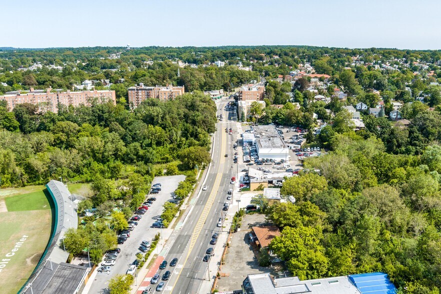 More Photos Of 232-20 Northern Blvd, Little Neck Land For Lease