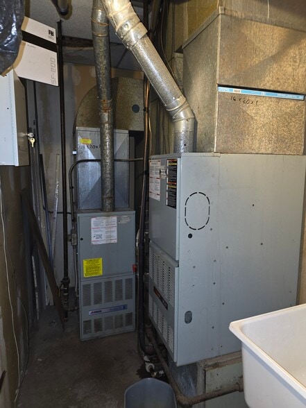 More Photos Of 8310 Airport Hwy, Holland Warehouse For Sale