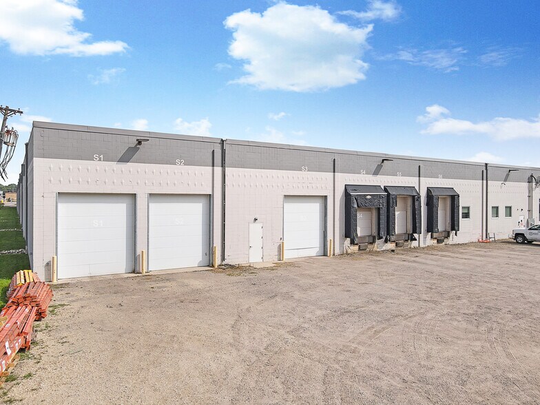 More Photos Of 7900 Chicago Ave, Bloomington Distribution For Sale