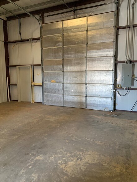 More Photos Of 5023-5025 Princeton Ave, Midland Loft Creative Space For Lease