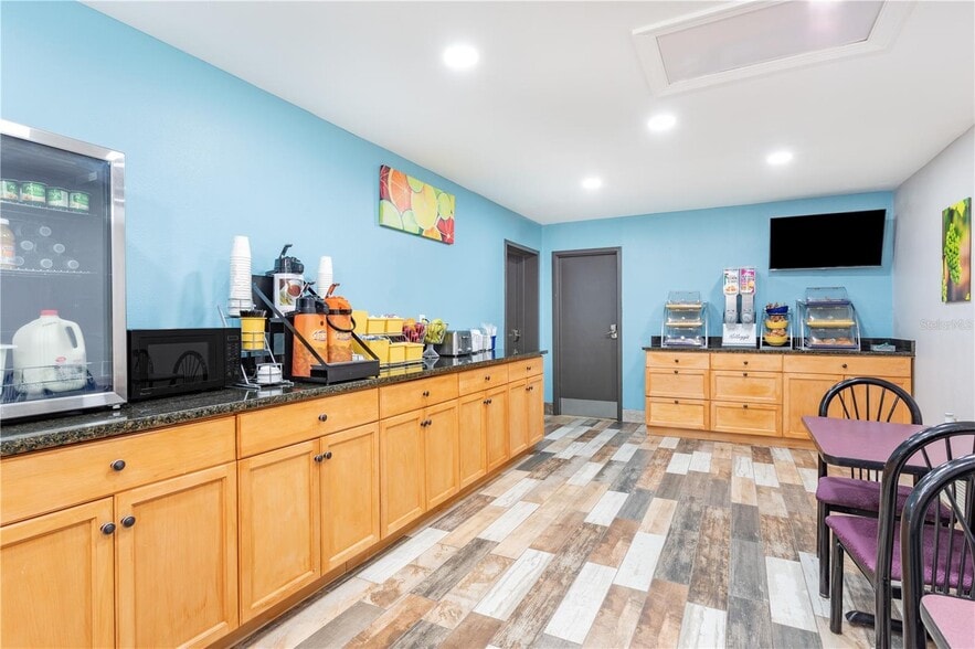 More Photos Of 8245 S Us-17-92 Hwy, Casselberry Hotel For Sale