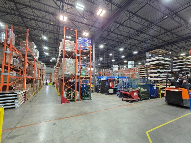 More Photos Of 550 Boul Lemire, Drummondville Light Distribution For Sale