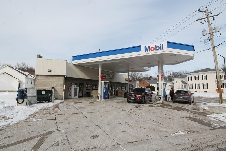 More Photos Of 600 Milwaukee Rd, Clinton Service Station For Sale