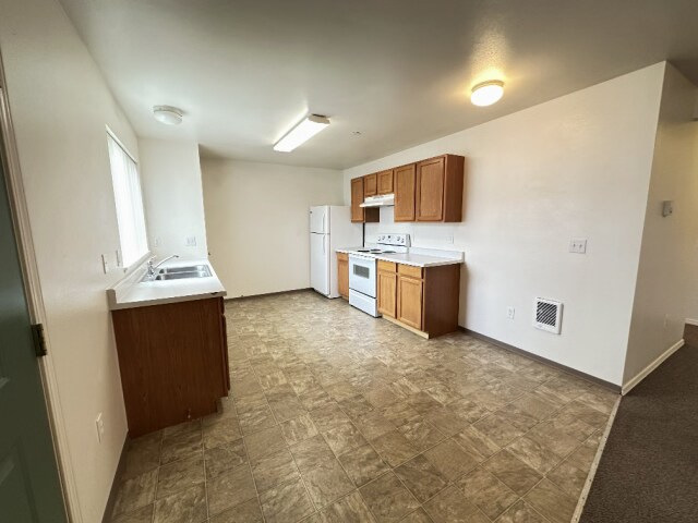 More Photos Of 230 Baker St, Moscow Multifamily For Sale