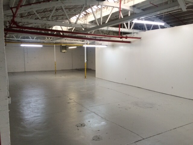 More Photos Of 3333 W Harrison St, Chicago Manufacturing For Lease