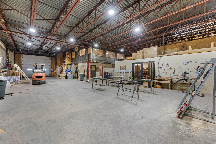 More Photos Of 14 Conway St, Madawaska Valley Manufacturing For Sale