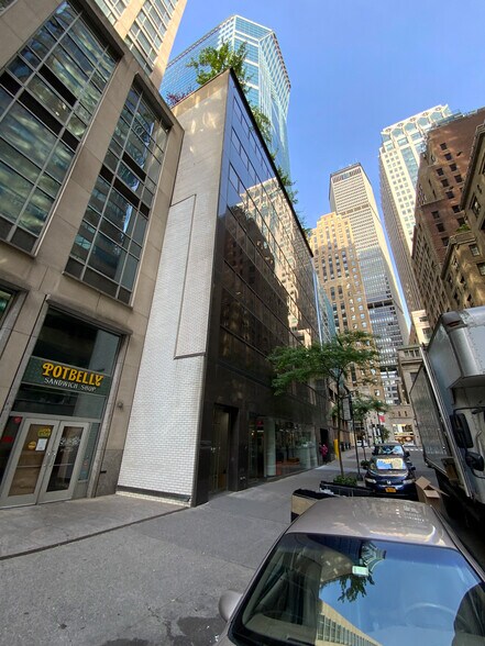 More Photos Of 144 E 44th St, New York Loft Creative Space For Lease