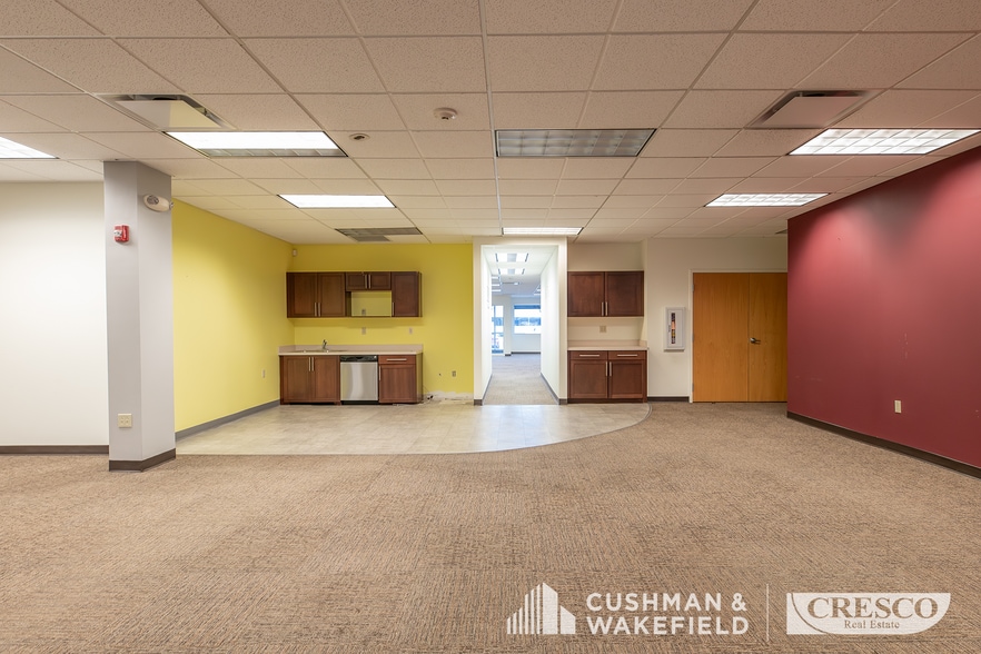More Photos Of 6800 W Snowville Rd, Brecksville Unknown For Lease