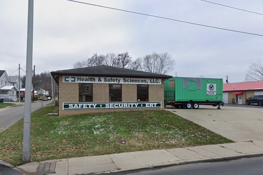 Primary Photo Of 3224 Winchester Ave, Ashland Flex For Sale