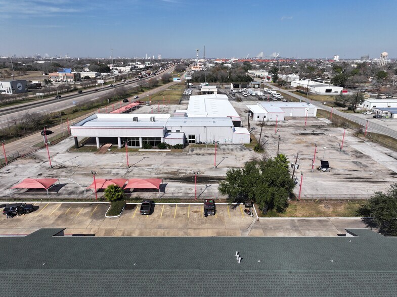 More Photos Of 621 State Highway 146, La Porte Auto Dealership For Lease