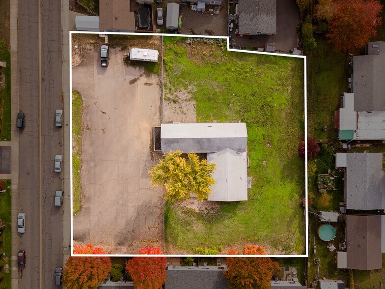 More Photos Of 132 NE Rifle Range St, Roseburg Apartments For Sale