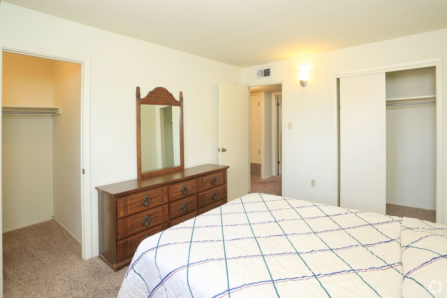 More Photos Of 1811 Lead Ave SE, Albuquerque Apartments For Sale