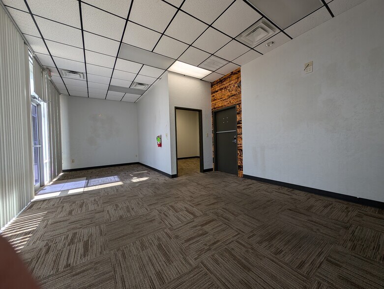 More Photos Of 1315-1321 NW Sheridan Rd, Lawton Office For Lease