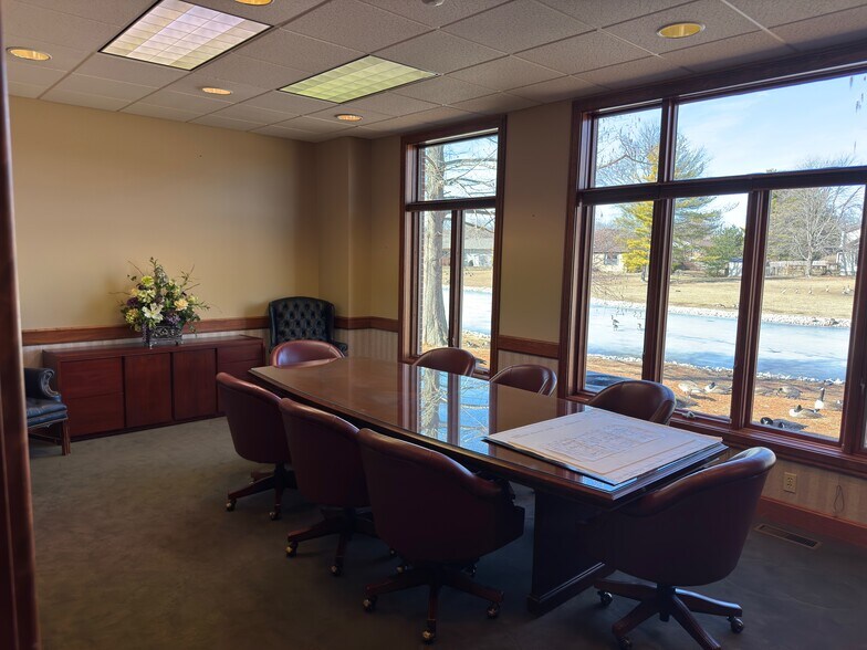 More Photos Of 2941 Greenbriar Dr, Springfield Office For Sale