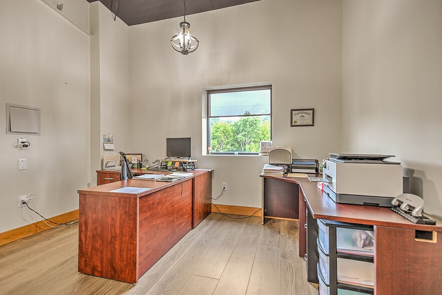 More Photos Of 915 Millennium Ct, Blountville Warehouse For Sale