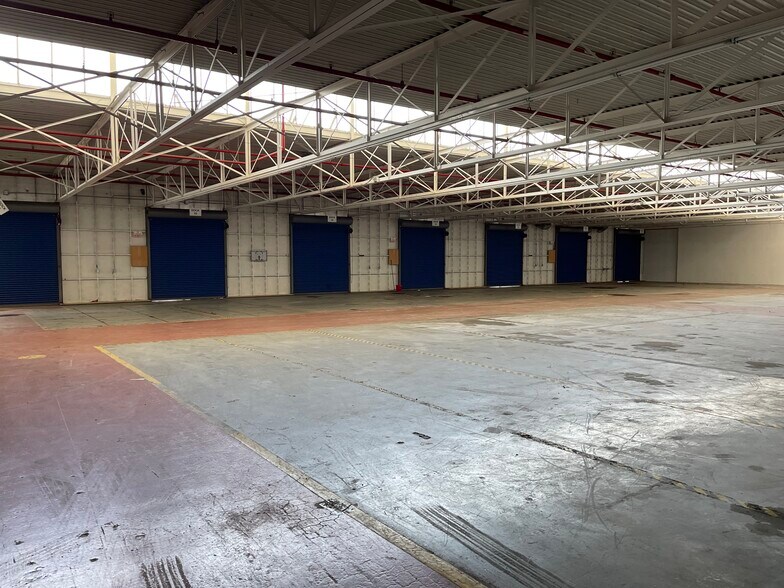 More Photos Of 800 W Milford St, Glendale Warehouse For Lease