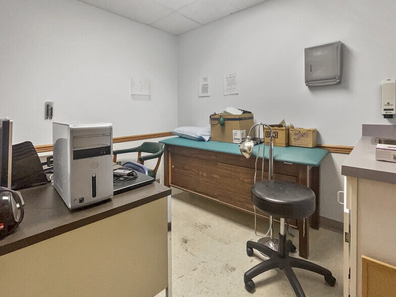 More Photos Of 608 N High St, Millville Medical For Sale
