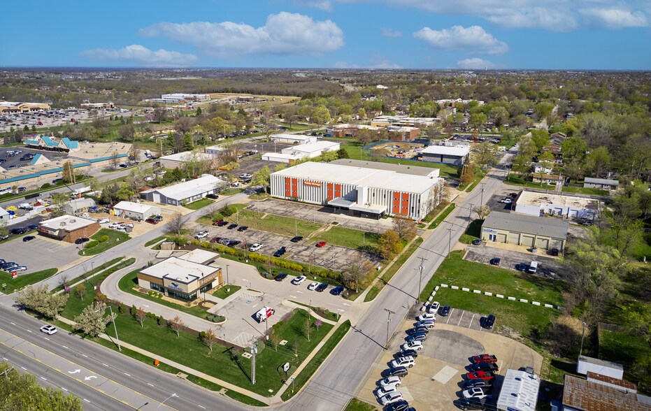 More Photos Of 225 N Monroe St, Olathe Self Storage For Sale