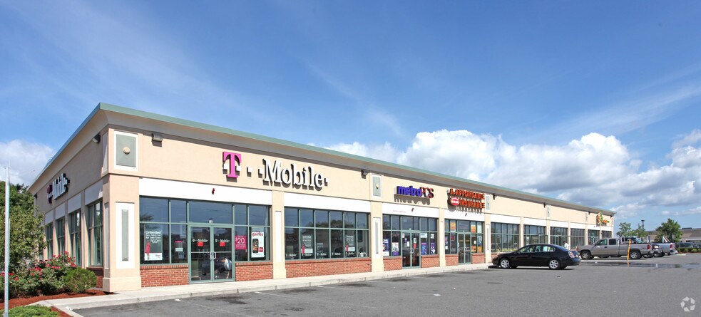 More Photos Of 3-9 Everett St, Revere Unknown For Lease