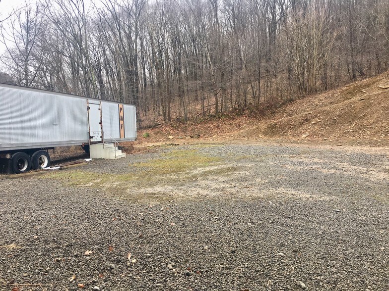 More Photos Of 903 Constitution Blvd, Beaver Falls Office For Lease