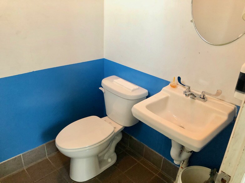 More Photos Of 5 Main St, Chester Auto Repair For Sale