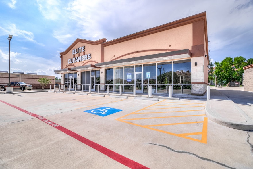 More Photos Of 18010 Kingsland Blvd, Houston General Retail For Sale