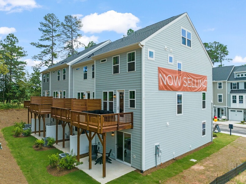 More Photos Of 1007 Blackthorn Ln, Durham Apartments For Sale
