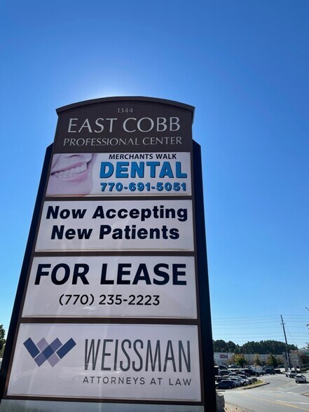 More Photos Of 1344 E Cobb Dr, Marietta Office For Lease