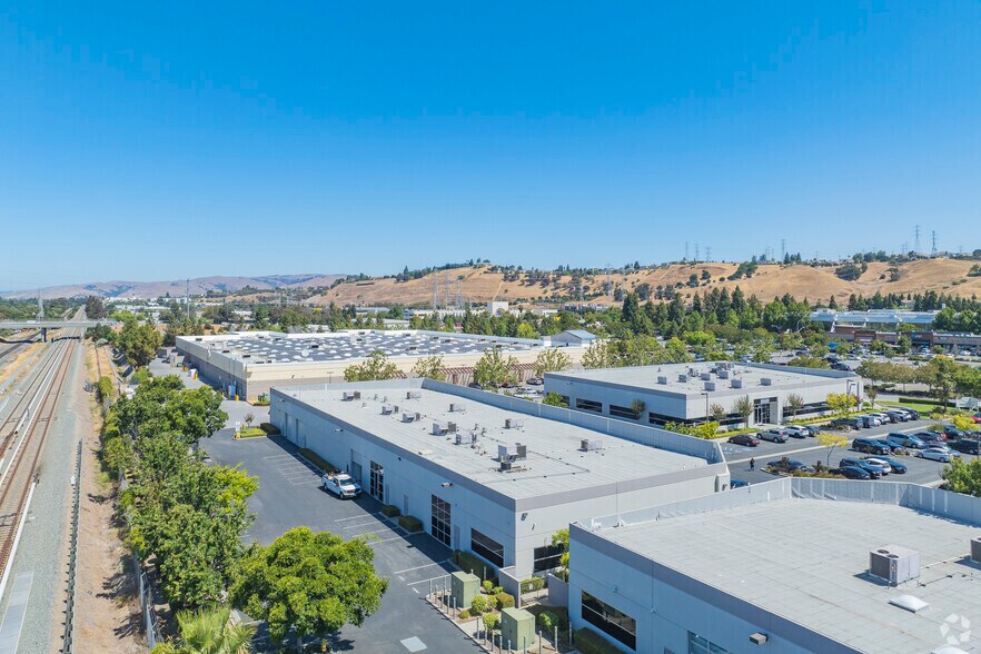 More Photos Of 3089-3113 Skyway Ct, Fremont Research And Development For Lease