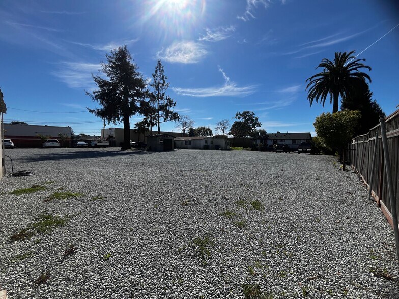 More Photos Of 1233 Thompson Ave, Santa Cruz Contractor Storage Yard For Lease