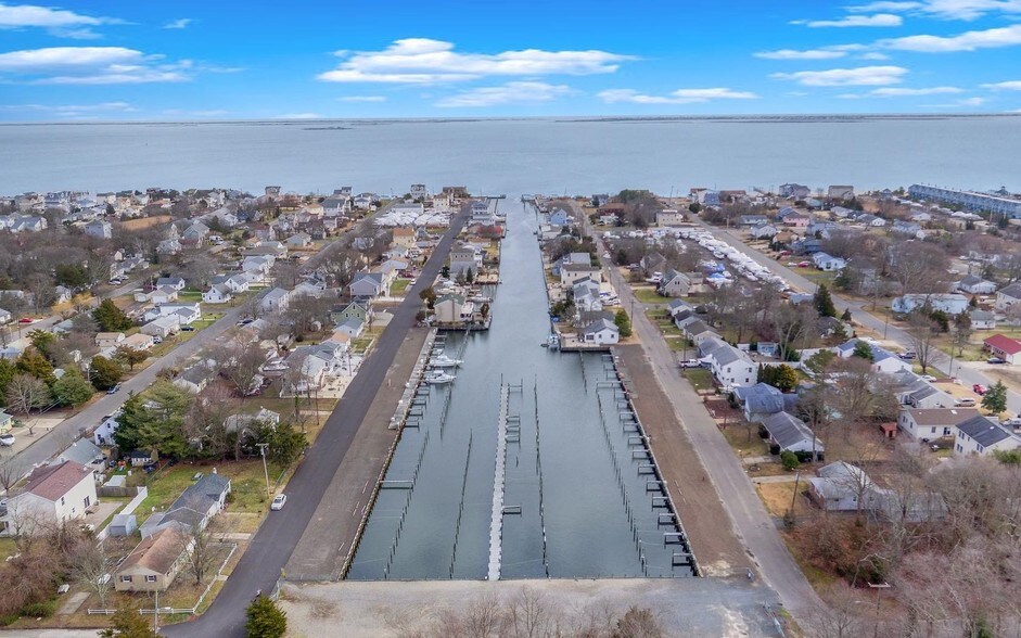 More Photos Of 76 Oregon Ave, Waretown Marina For Sale