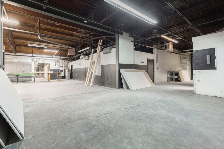 More Photos Of 1311 Bernheim Ln, Louisville Industrial For Sale