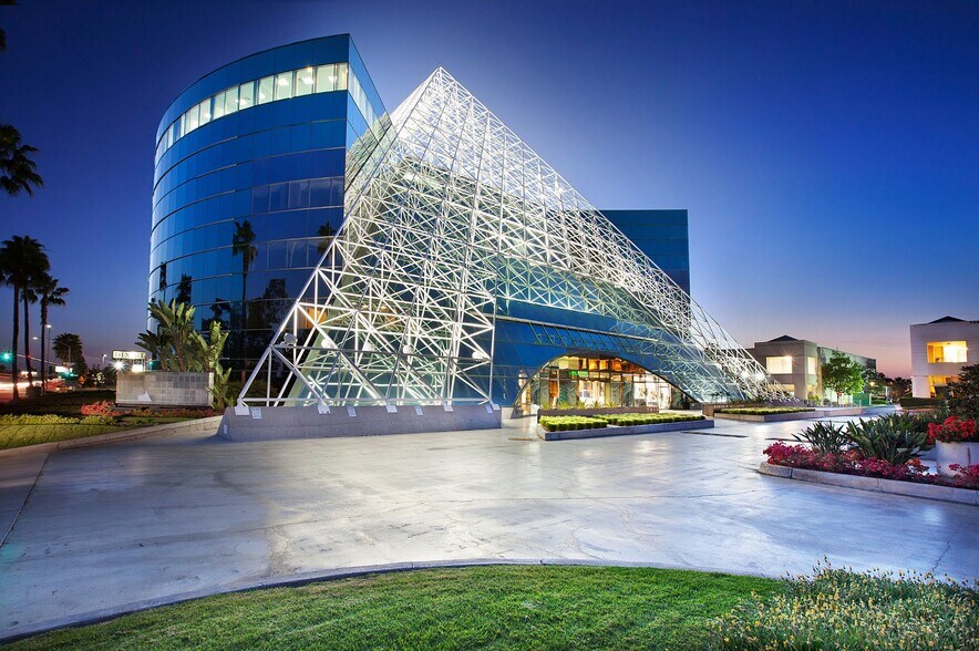 More Photos Of 7310 Miramar Rd, San Diego Office For Lease