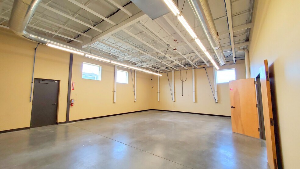 More Photos Of 3875 N Schreiber Way, Coeur d'Alene Warehouse For Sale