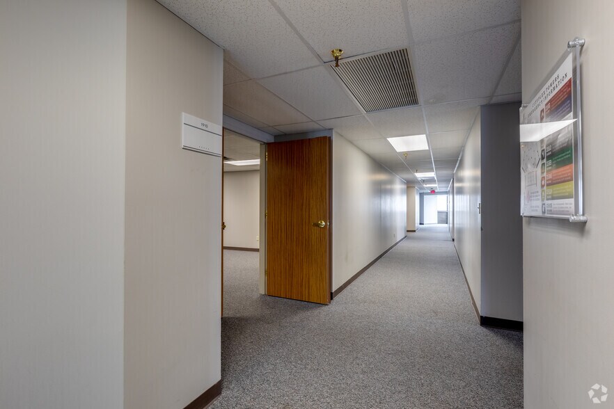 Photo of 19th Floor Ste 20-1900