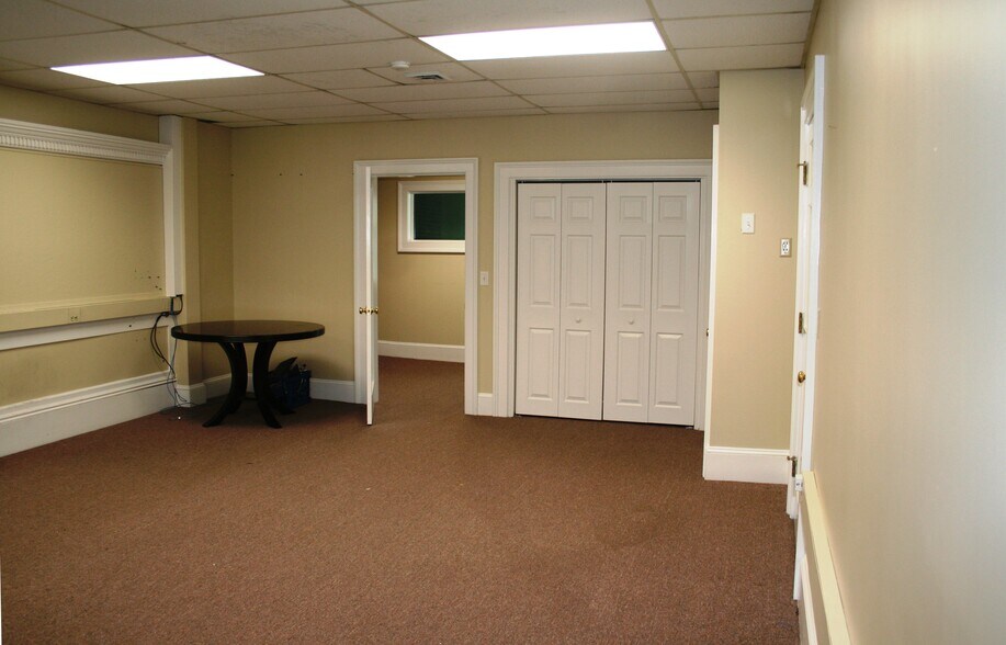 More Photos Of 10-14 State St, Newburyport Office For Lease