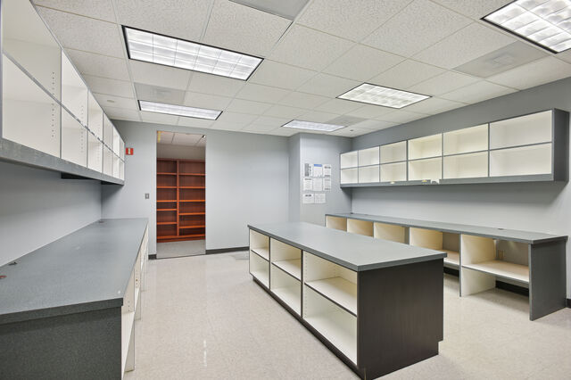 More Photos Of 1950 Old Gallows Rd, Vienna Office For Lease