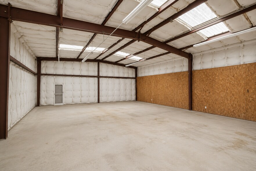 More Photos Of 701 County Road 107, Georgetown Specialty For Lease