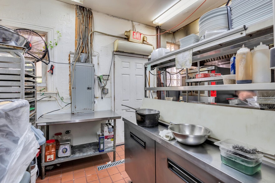 More Photos Of 312 Main St, Allenhurst Storefront For Lease