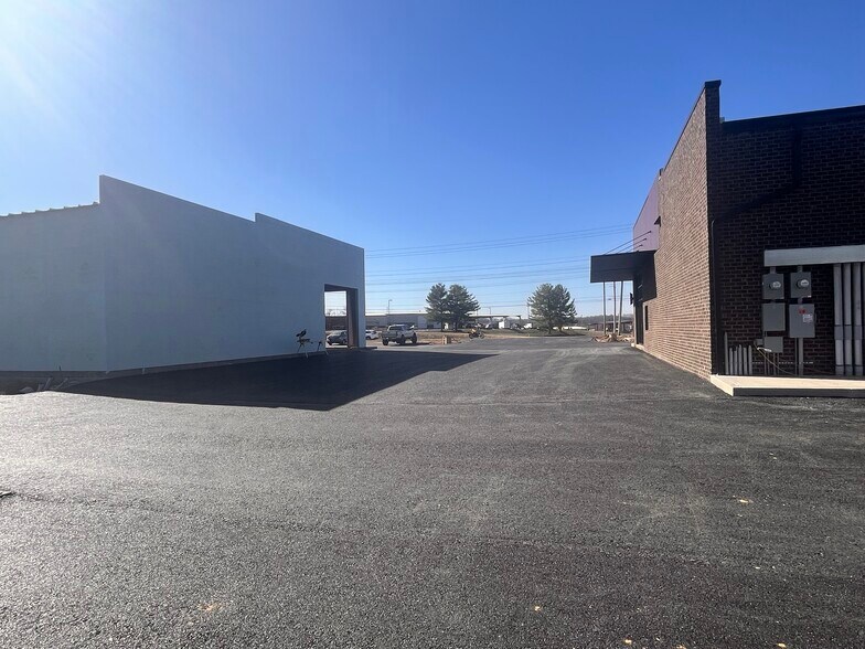 More Photos Of TBD Suncrest dr, Gray Storefront For Lease