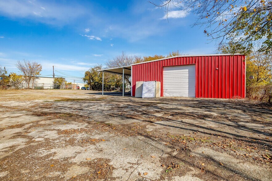 More Photos Of 4140 Mansfield Hwy, Forest Hill Warehouse For Sale