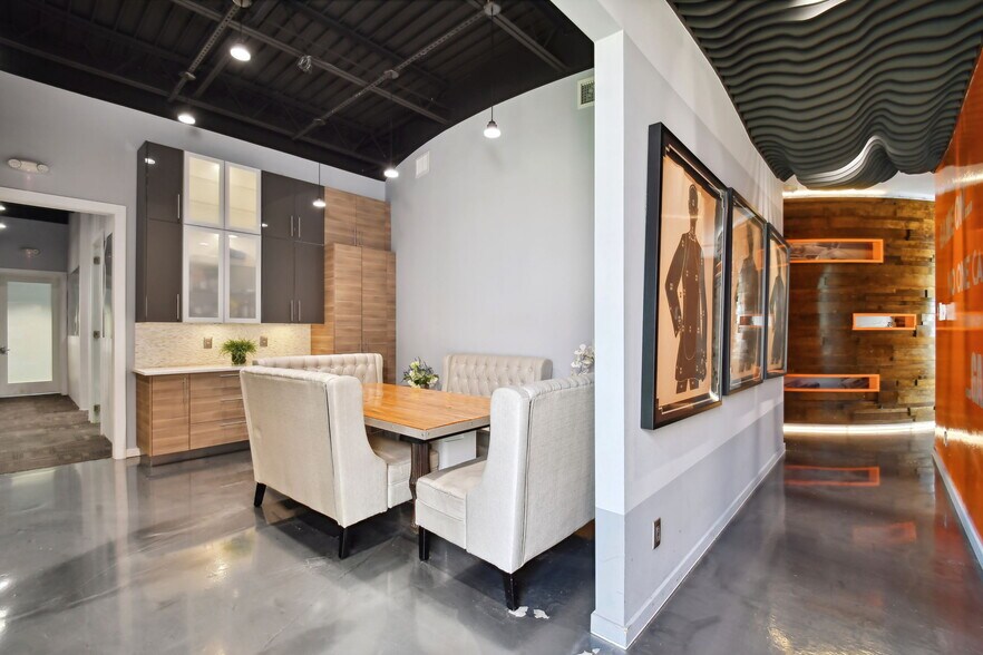 More Photos Of 3330 W Cypress St, Tampa Office For Sale