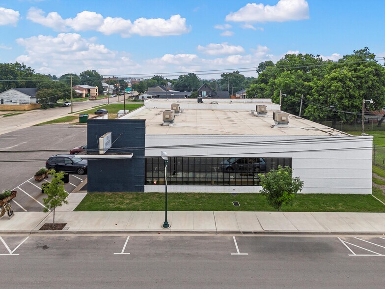 More Photos Of 910 Webster Ave, Waco Self Storage For Sale