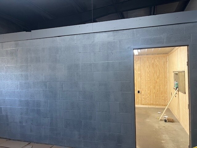 More Photos Of 3651 Eastend Dr, Humboldt Light Manufacturing For Lease