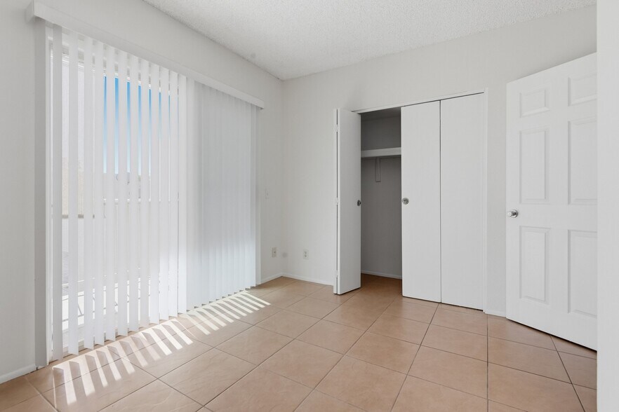 More Photos Of 2828 E Tierra Buena Ln, Phoenix Multifamily For Sale