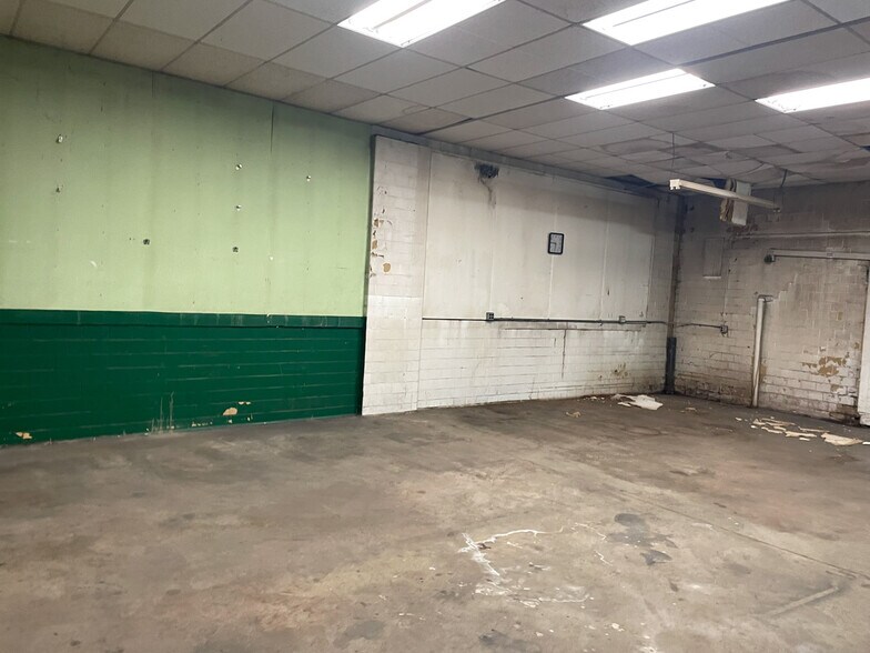 More Photos Of 1015 12th NE st, Canton Industrial For Sale