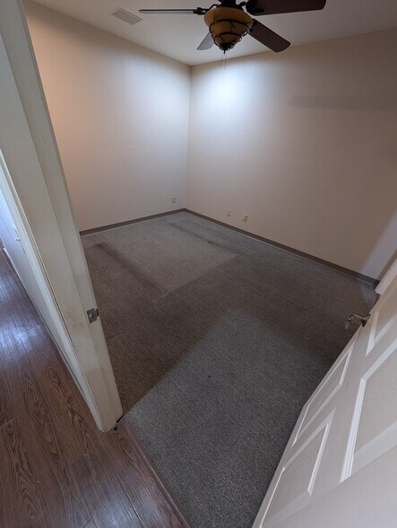 More Photos Of 3401-3451 N Butler Ave, Farmington Medical For Lease