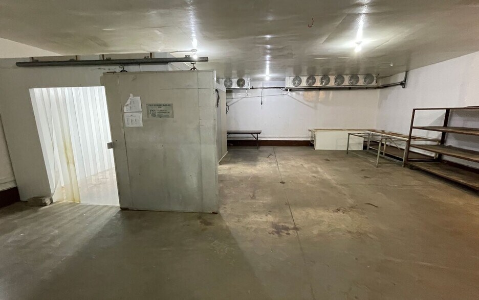 More Photos Of 537 Ontario St, St Catharines Supermarket For Sale